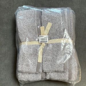 NWT towel set